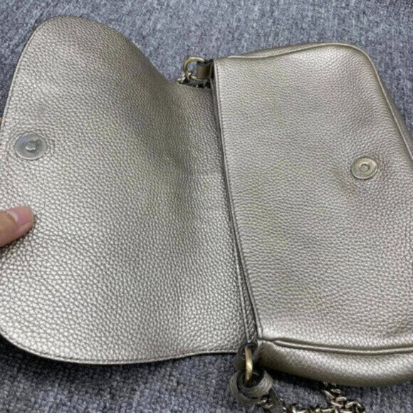 Gucci Soho Gold Metallic Shoulder Bag 468-082625 - Picture 8 of 16